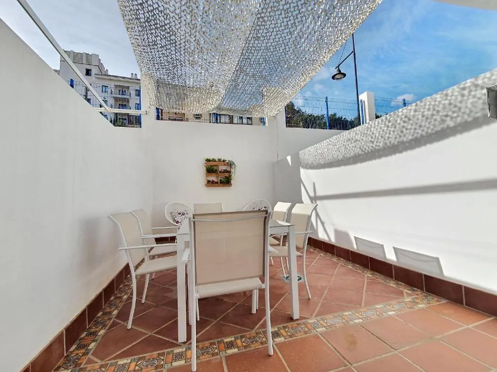 Apartamento Con Parking Con Piscina Junto A La Playa Benalmadena Spain